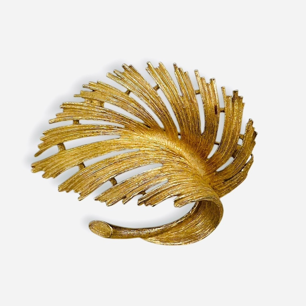Vintage Lisner Brooch Pin Textured Gold Tone Leaf Feather Signed 2.5"